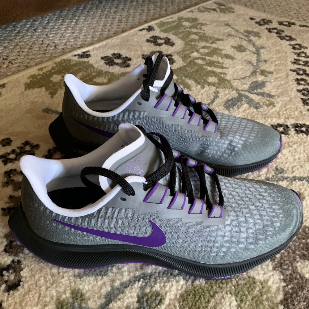 NEW Nike Tennis Shoes